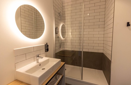 Marignane Hotel | Ibis Marseille Marignane Technopole