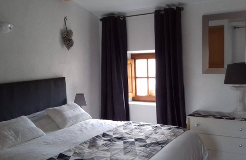 Cabrieres-d'Avignon House | Ideal homes for holidays with friends or family.