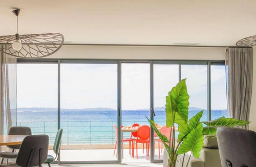 Cavaliere Beach Apartment | Idyllic beachfront stay in Lavandou