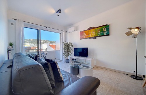 Cannes City Centre Apartment | IMMOGROOM- Spacious- Large terrace - bright - A/C- Center- CONGRESS/BEACHES