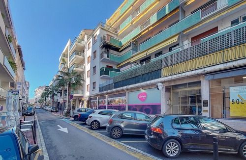 Cannes City Centre Apartment | IMMOGROOM- Spacious- Large terrace - bright - A/C- Center- CONGRESS/BEACHES