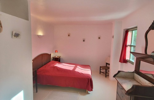 Annot House | In a quiet, green setting, pretty Provencal country house