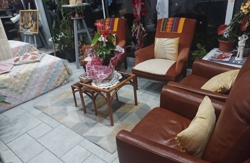 Brive-la-Gaillarde Apartment | In the flower garden
