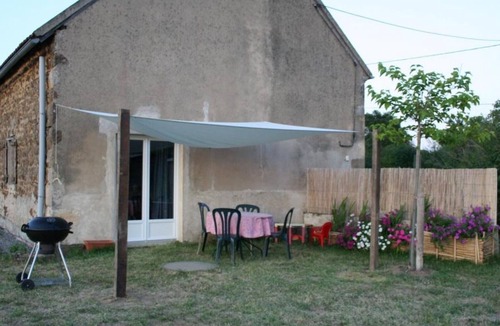 Saint-Genest Cottage | Independent house in Saint-Genest with garden