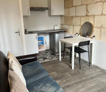 Eysines Apartment | Independent two-room apartment in a characterful house