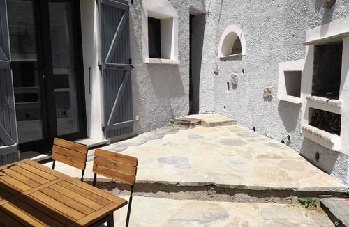 Barbaggio Apartment | Industrial style studio