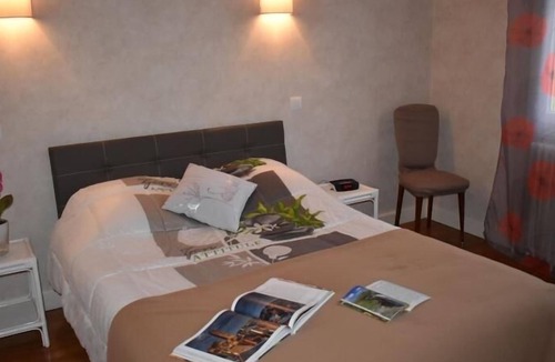 Saint-Hippolyte House | Inn Saint-Hippolyte, 2 bedrooms, 5 people