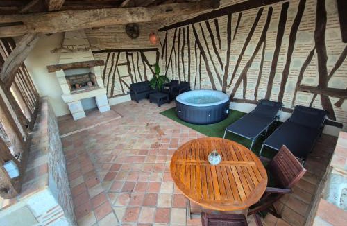 Tombeboeuf Apartment | Jacuzzi Privatif Chauffé - Terrasse & Clim