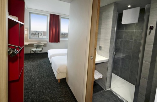 Clermont-Ferrand Hotel | Kyriad ECO - Clermont Ferrand Estaing