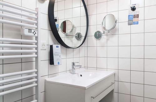 Chesnes Hotel | Kyriad Lyon Est – Saint Quentin Fallavier