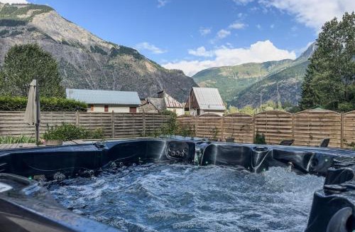 Le Bourg-d'Oisans Ski Chalet | L'étoile des Glaciers - Jacuzzi - Piscine - Hammam - ALPES HUEZ