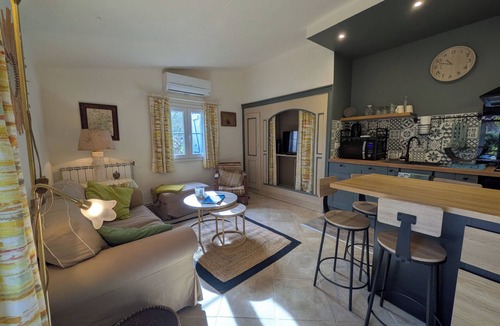 Plan-de-la-Tour House | L'Amandari