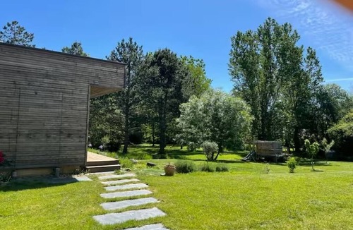 Pibrac Cottage | L'ANNEXE DE PIBRAC, a stone's throw from the forest