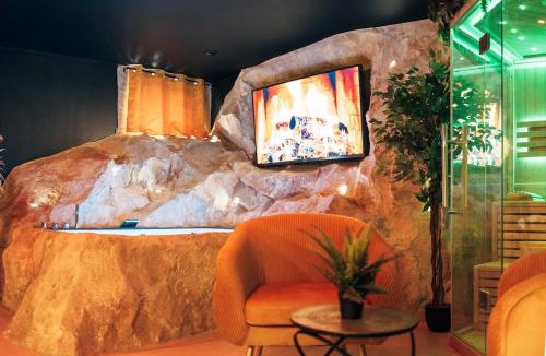 Chamalieres Apartment | L'Antre du Désir Spa Sauna Chamalières