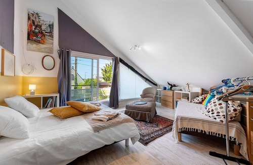 Porspoder Bed & Breakfast | L'Atelier - Loft-Style Studio in Porspoder, 100 m from the Beach, Bedroom & Spacious Living Area