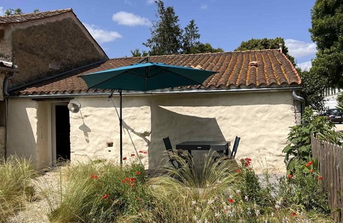 Chambon House | L'Echappée bulles, romantic gîte with private SPA, love and relaxation