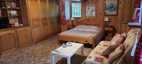 Saint-Jean-d'Arves Apartment | L'Epicéa
