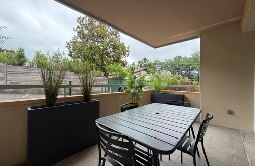 Arcangues Apartment | L'Escale de Brindos - Collective pool