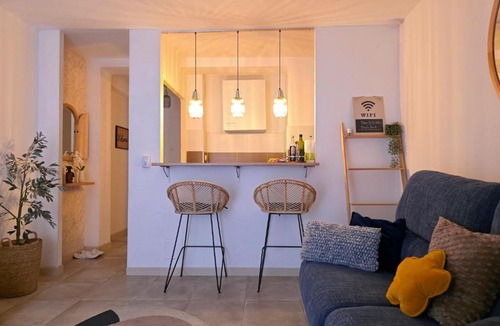 Baille Apartment | L'Escapade Balcon et Parking Privé entre Stade Vélodrome & Timone