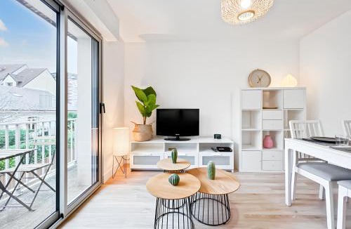 Alphonse Guerin Apartment | L'escapade - Centre Ville - Parking - Balcon