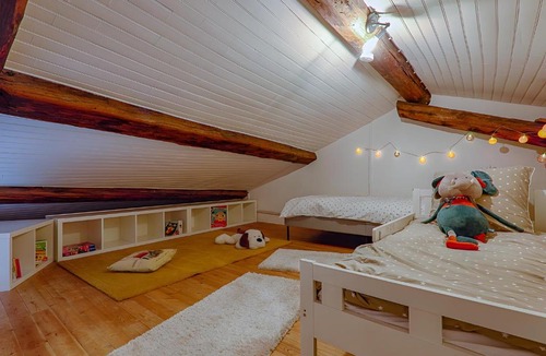 Romans-sur-Isere Apartment | L'escarpin - Billiards - Historic