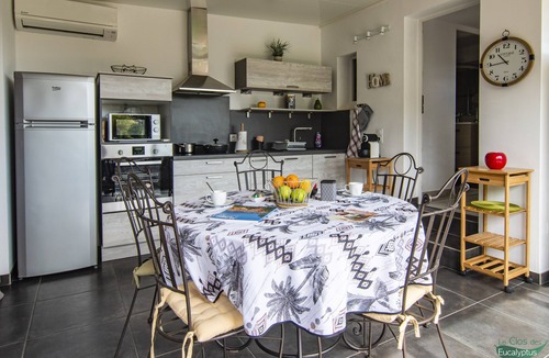 Preconil Apartment | L'Eucalyptus, mazet not overlooked, beautiful private outdoor space