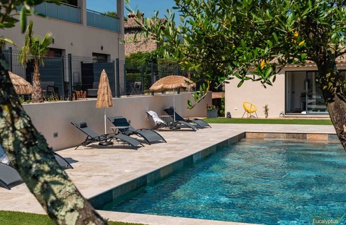 Preconil Apartment | L'Eucalyptus, mazet not overlooked, beautiful private outdoor space