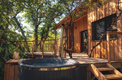 Cenevieres Ski Chalet | L'Idylle du Causse experience house
