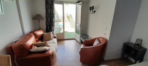 Les Censies Bed & Breakfast | L'olivier TESSA Hôtesse suite 30m2 terrasse 20m2