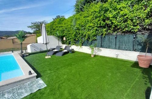 Les Censies Bed & Breakfast | L'olivier TESSA Hôtesse suite 30m2 terrasse 20m2