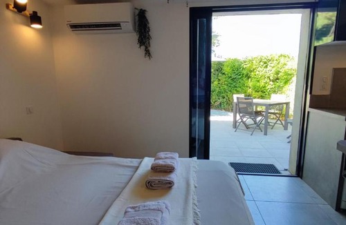 Roquefort-la-Bedoule Apartment | L'OUSTO - Studio avec magnifique Terrasse à 5 min de Cassis
