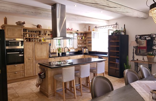 Menerbes House | La Bastide perched village in the Luberon