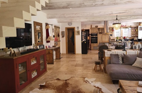 Menerbes House | La Bastide perched village in the Luberon