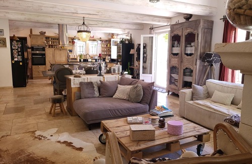 Menerbes House | La Bastide perched village in the Luberon