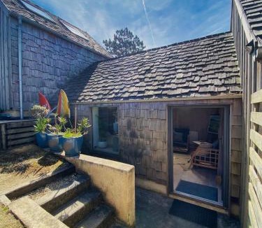 Plogoff Bed & Breakfast | La Bulle d'EMBRUNS d'HERBE