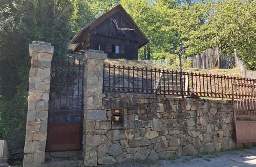 Saint-Jean-de-Maurienne Ski Chalet | La Cabotte, ancienne cabane de vigneron
