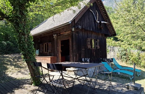 Saint-Jean-de-Maurienne Ski Chalet | La Cabotte, ancienne cabane de vigneron