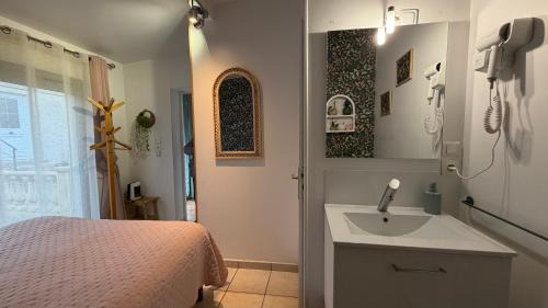 Sainte-Colombe Apartment | La Colombe
