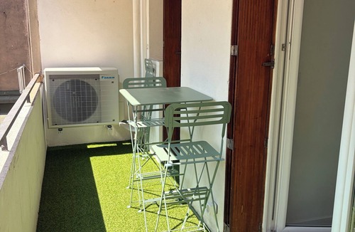 La Garde Apartment | La Garde, Refurbished - ideal location, sleeps 8