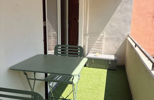 La Garde Apartment | La Garde, Refurbished - ideal location, sleeps 8