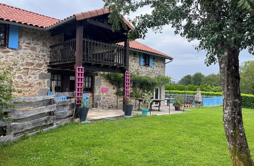 Saint-Estephe Cottage | La Grange, charming spacious 5 bedroom Gite in Saint-Estephe 24360 Dordogne
