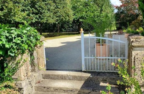 Saintes Apartment | La Grelauderie 7