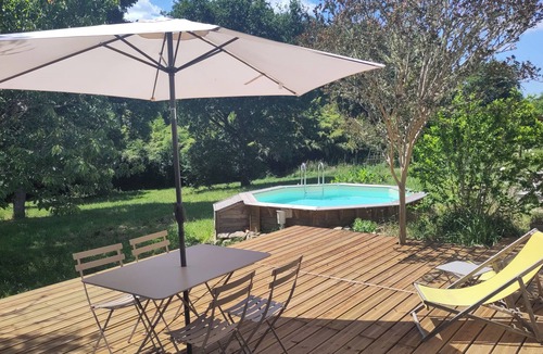 Saint-Meard-de-Gurcon House | La longère aux agrumes: swimming-pool gite garden-forest