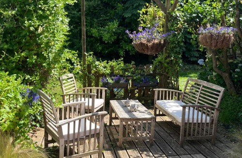 Saint-Gilles-du-Vieux-Marche Bed & Breakfast | la maison de Cathy