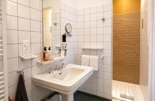 Espalion House | La Maison au toit vert