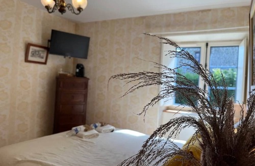 Saint-Remy-du-Plein Bed & Breakfast | La Maison d'Odette: the Two Rooms