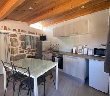 Polignac Apartment | La maison D'Orée