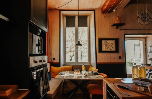 Saint-Laurent-de-la-Barriere House | La Maison de Famille