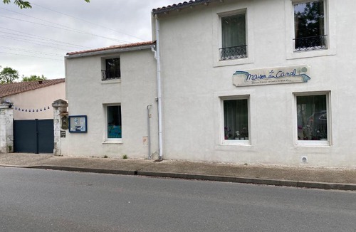 Perigny Bed & Breakfast | La Maison du Canal de Rompsay - 5 min de la Rochelle
