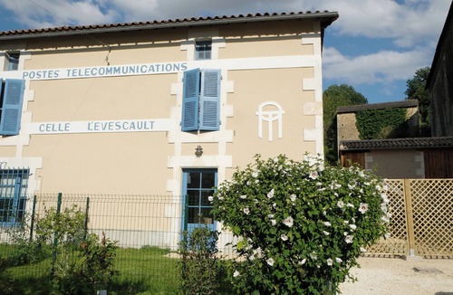 Celle-Levescault House | La Poste Restante - Celle Levescault